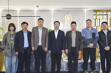 深化政企交流 共話(huà)區(qū)域發(fā)展——淮安區(qū)區(qū)委副書(shū)記、區(qū)長(zhǎng)吳勇一行蒞臨上海鶴禮考察調(diào)研